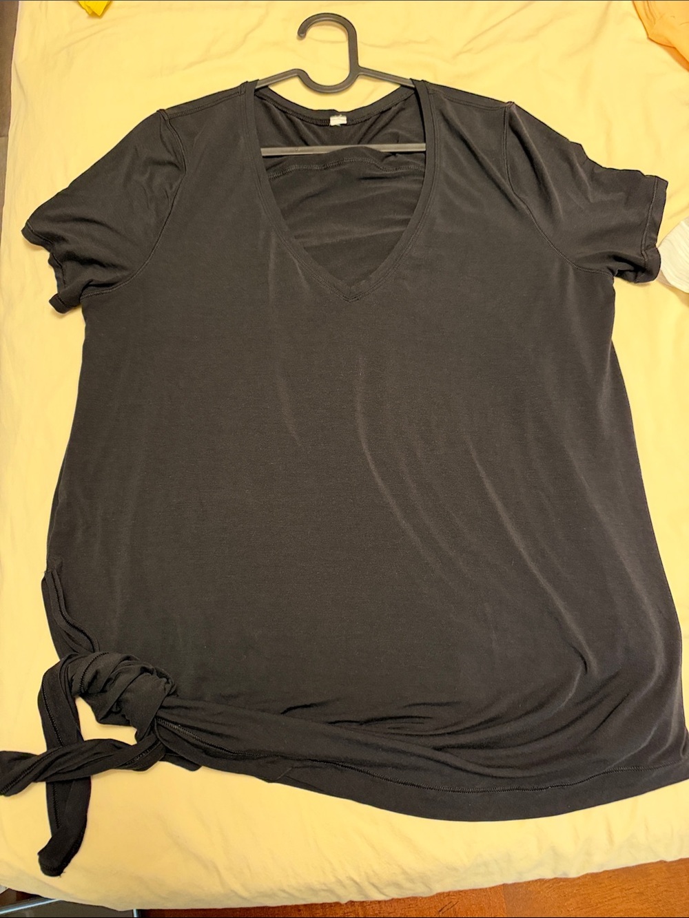 Lululemon Women’s Black V-Neck Side-Tie Top